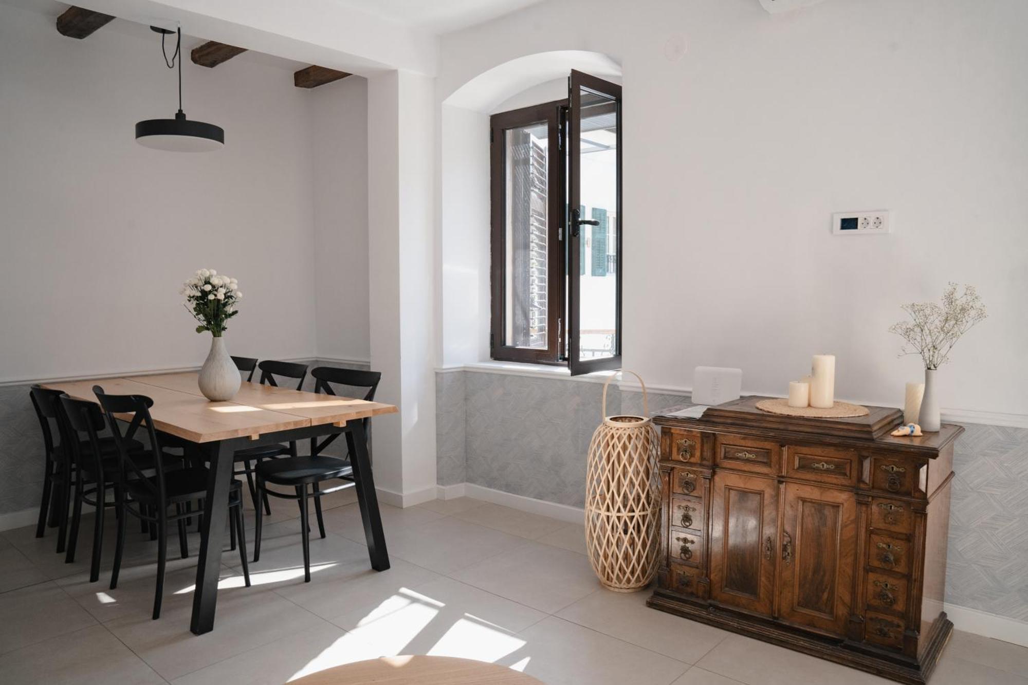 Nest 382 Apartment
